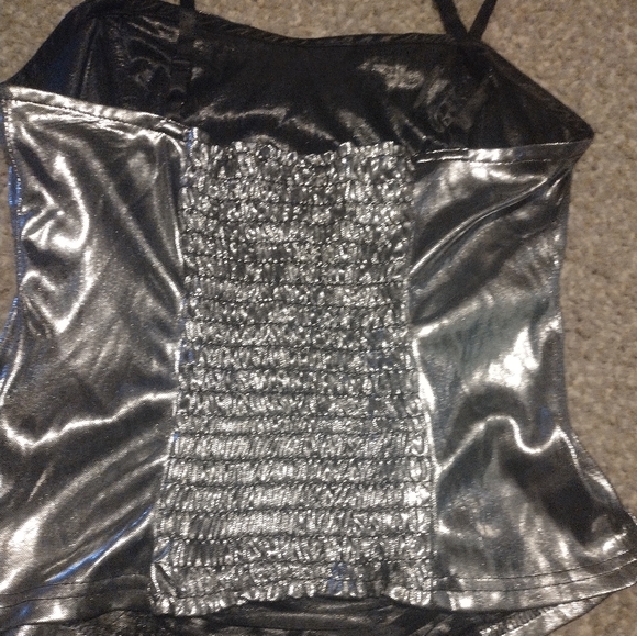 Silver metallic corset-like top - Picture 6 of 11